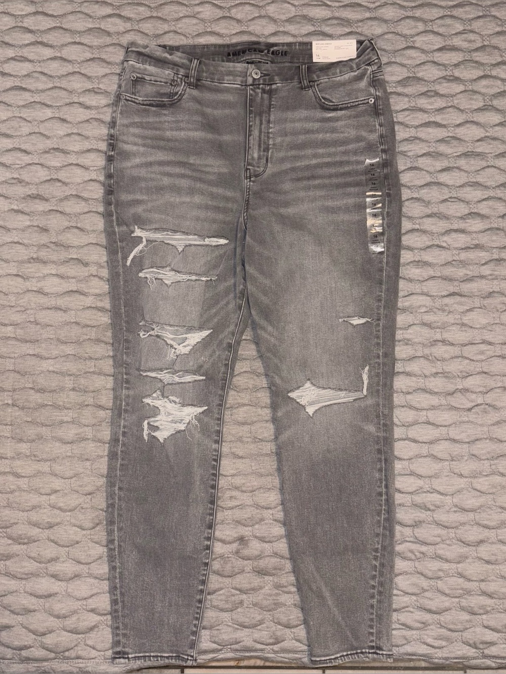 NWT Women's American Eagle Grey Distressed Jegging Jeans 16